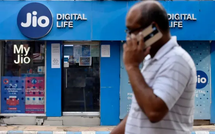 India's top telco ventures outside home to take on Africa